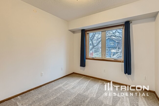 Building Photo - 739 Ashley Dr