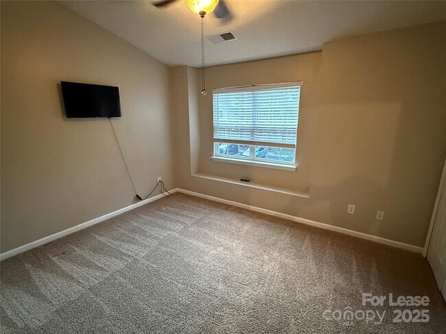 Building Photo - 10247 Reindeer Way Ln