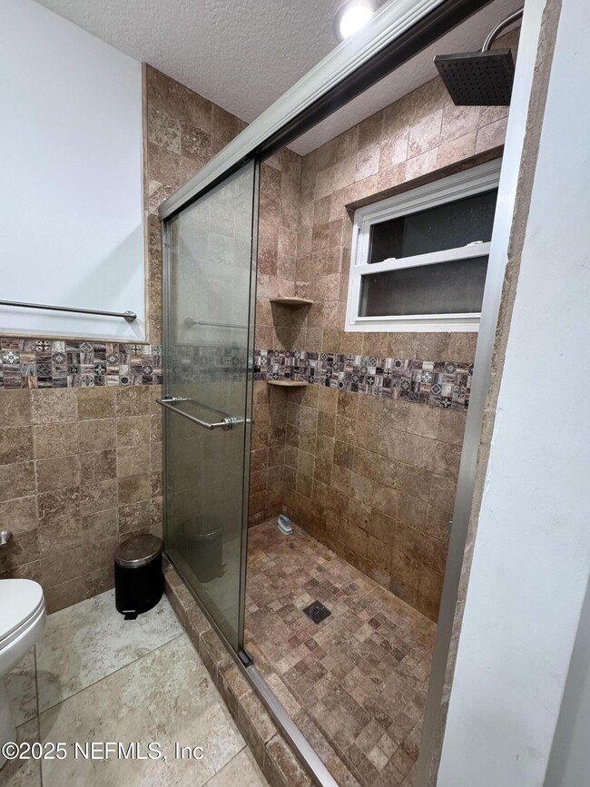 Building Photo - 7335 Floral Ridge Dr