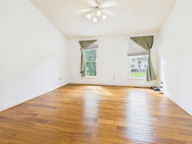 Building Photo - 6118 Walnut Landing Way