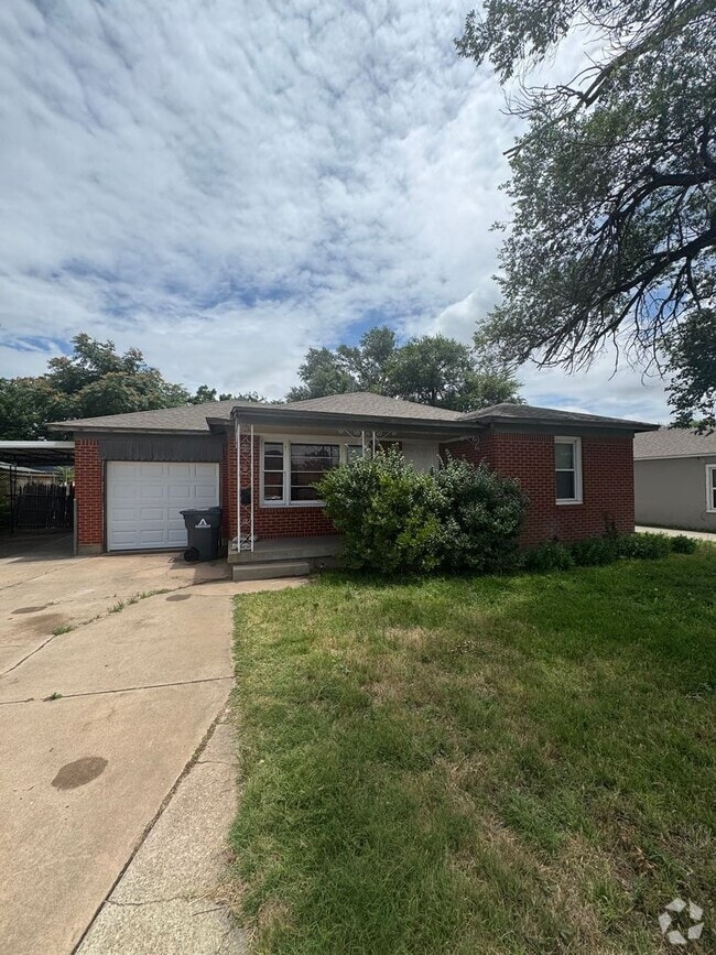 Building Photo - Located Avondale!!! 2/1 CH/A