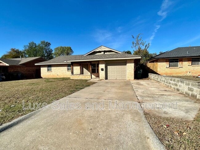 Building Photo - 605 Moraine Ave