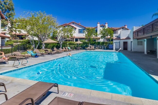 Building Photo - 7962 Mission Vista Dr