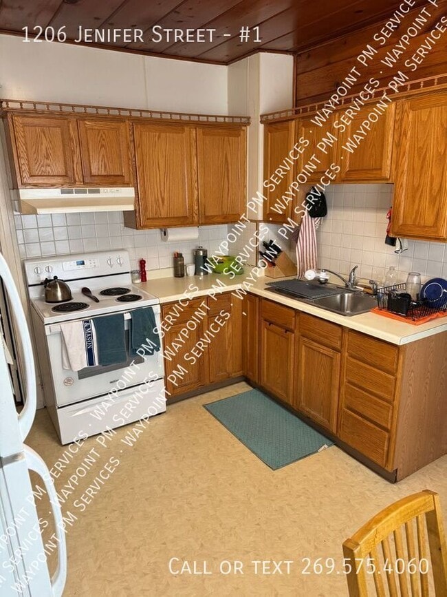 Building Photo - 1206 Jenifer St