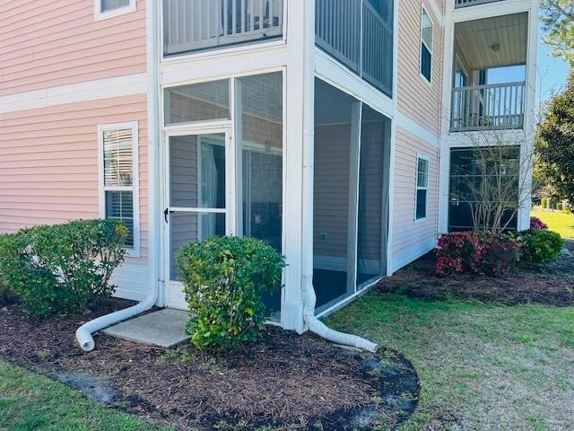 Building Photo - 607 Waterway Village Blvd