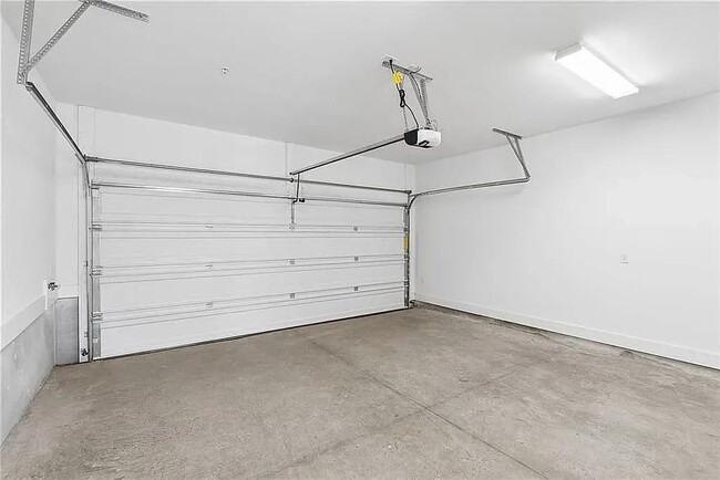 Building Photo - 178 Redbud Rd