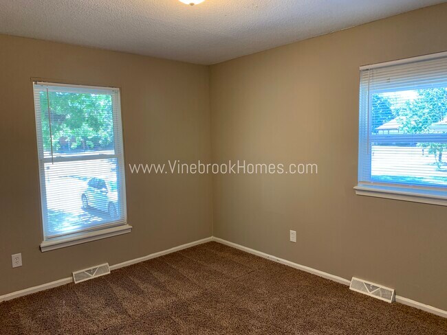 Building Photo - 1113 SW 18 St