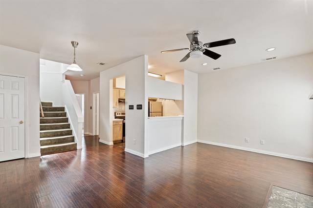 Building Photo - 3906 Pickett Pl Dr