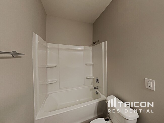 Building Photo - 909 Wild Lilac Ct