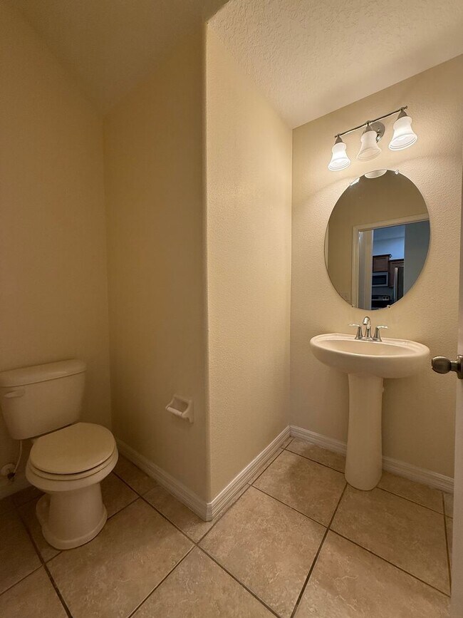 Building Photo - Beautiful Home For Rent!! ( AVAILABLE MOVE...