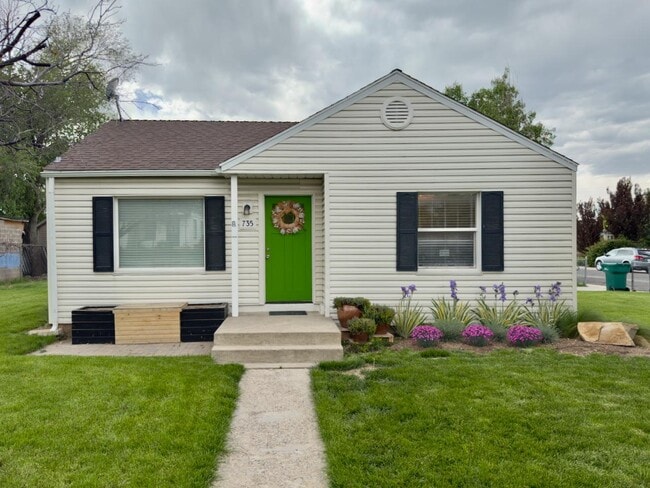 Primary Photo - 735 N 25 W St