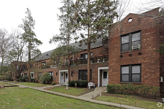 Building Photo - Westmoreland Apt Corp.