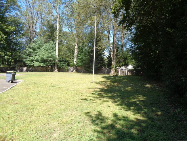 Building Photo - 531 Hollow Tree Ridge Rd