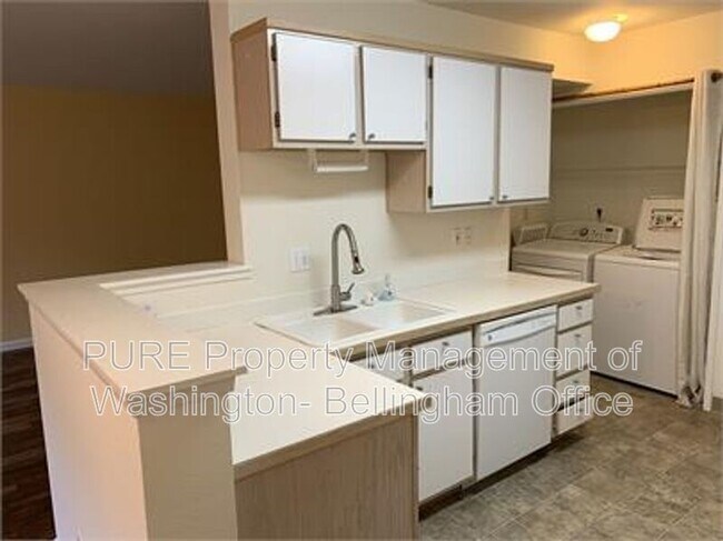 Building Photo - 1430 W Casino Rd