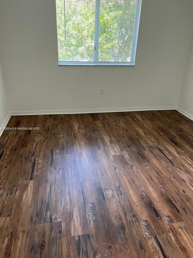 Building Photo - 2911 SE 13th Rd