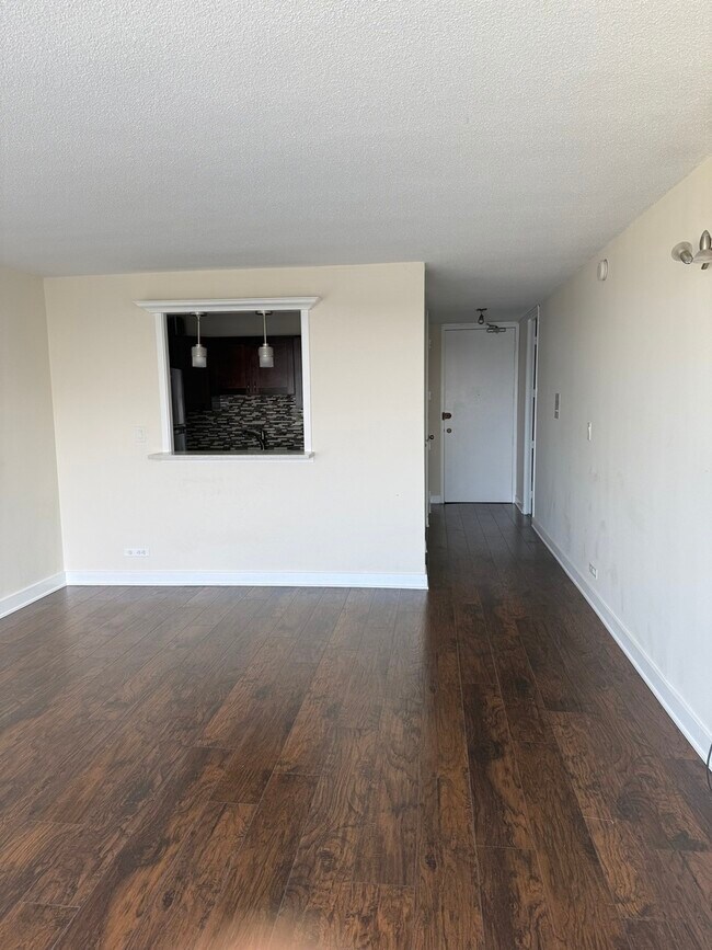 Building Photo - 2728 N Hampden Ct