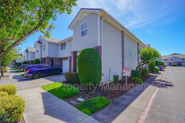 Building Photo - 5502 NE 89th Ave