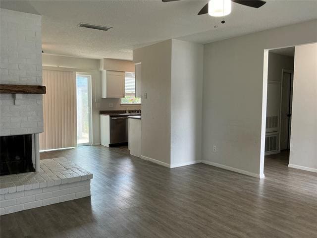 Building Photo - 904 Valley View Dr