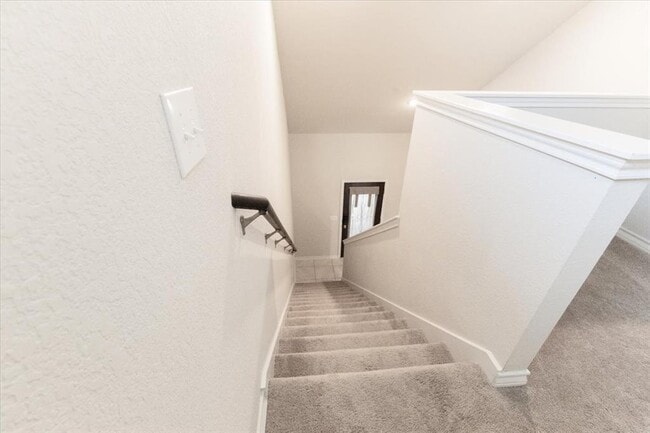 Building Photo - 7403 Albany Dr