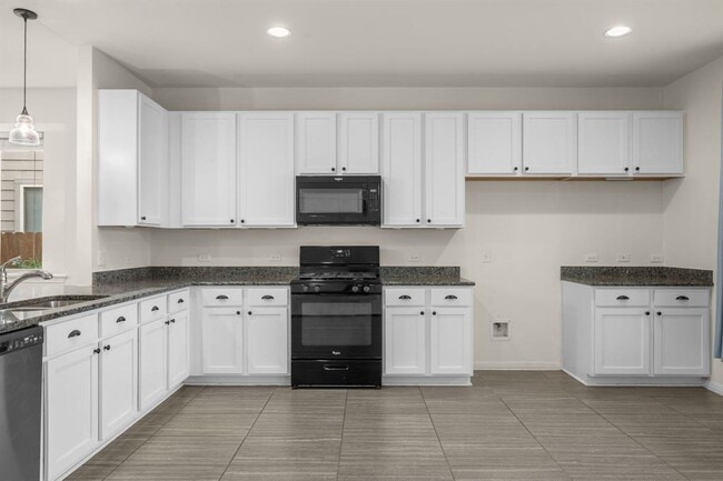 Building Photo - 604 Palmilla St