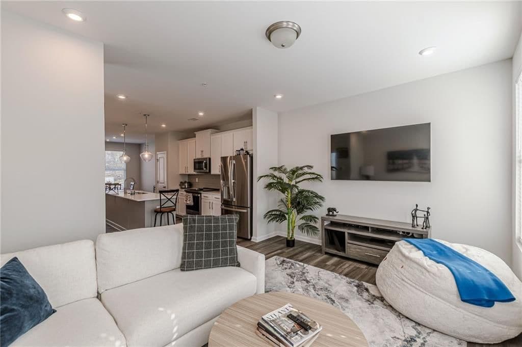 Building Photo - 1205 Skylar Ln SE