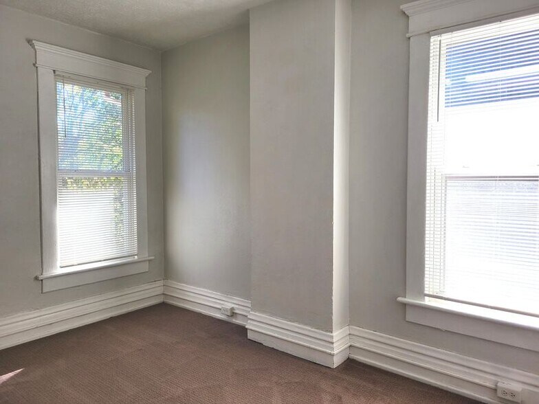 Building Photo - 264 Miller Ave