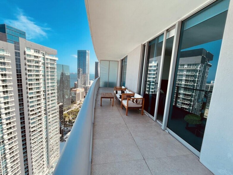 Building Photo - 1100 S Miami Ave
