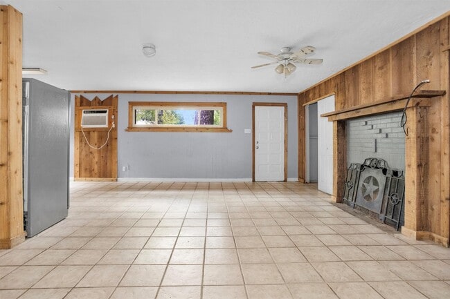 Building Photo - 5934 Beech Dr