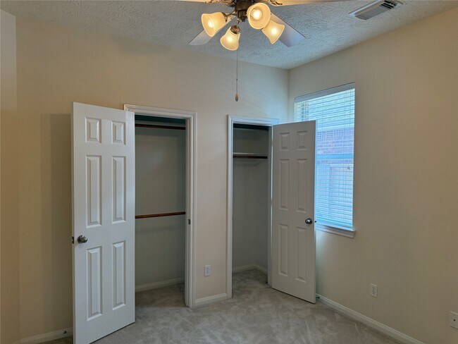Building Photo - 10727 Gilford Crest Dr