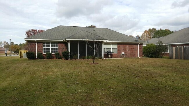 Building Photo - 3-Bed 2-Bath Brick Home located in the Heart of Foley