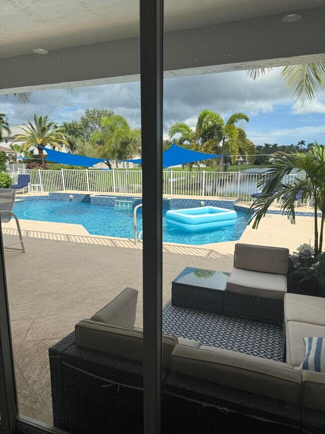 Building Photo - 4129 Bahia Isle Cir
