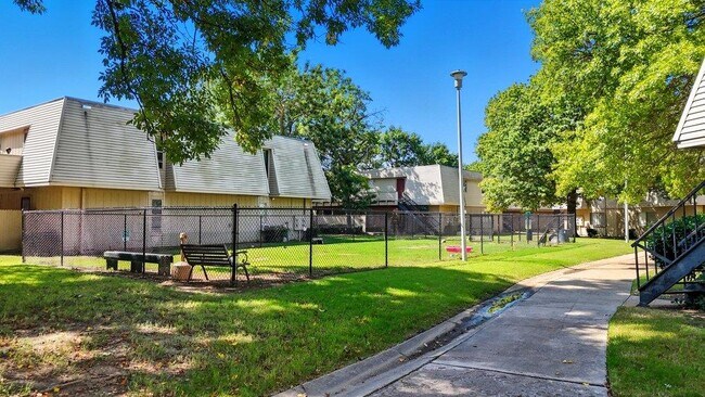 Building Photo - 6619 S Zunis Ave