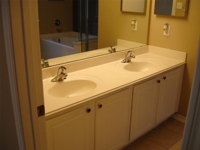 Building Photo - 11843 Keystone Spring Way