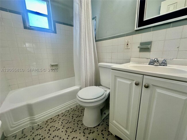 Building Photo - 2110 Washington 2110