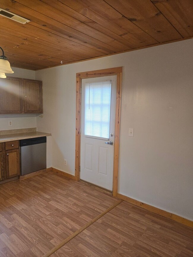 Building Photo - 15705 Hallmark Ln