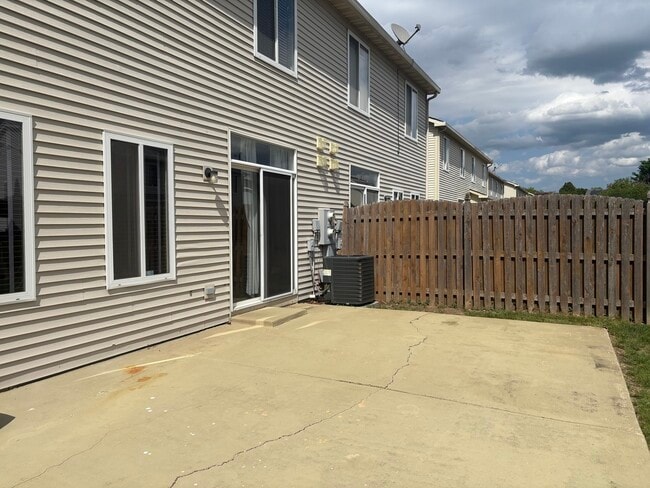 Building Photo - 1729 Ramsey Dr