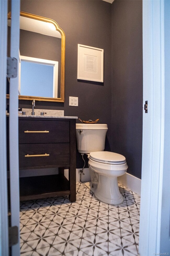 Building Photo - 1144 Post Rd