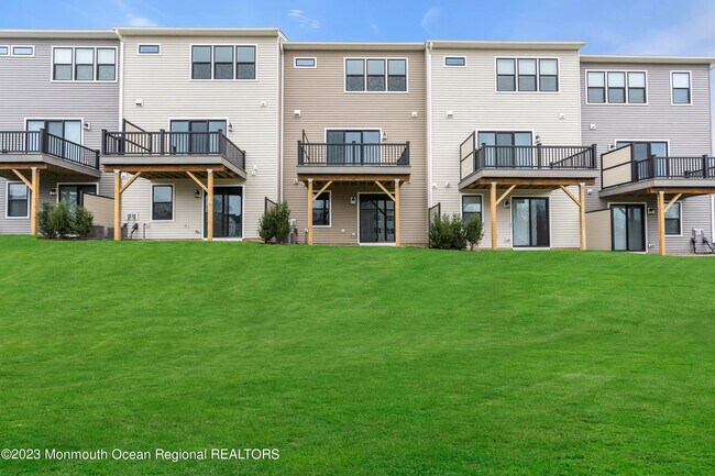 Building Photo - 5 Blaisdell Ct