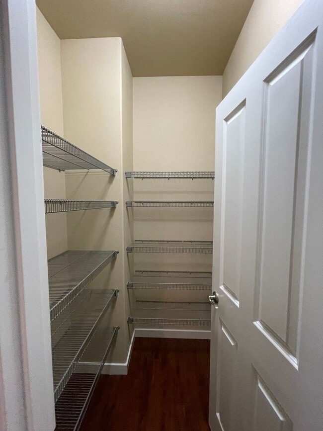 Building Photo - Beautiful Home with lots of upgrades