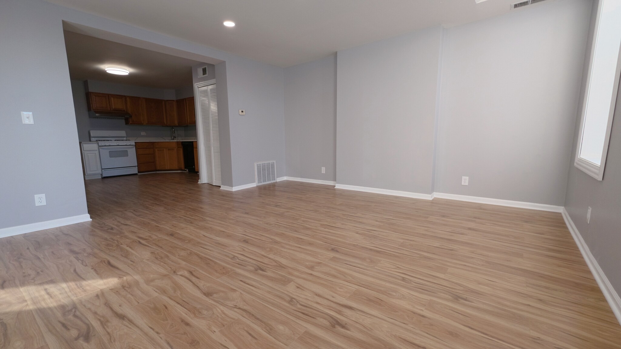 Building Photo - 3307 S Wallace St