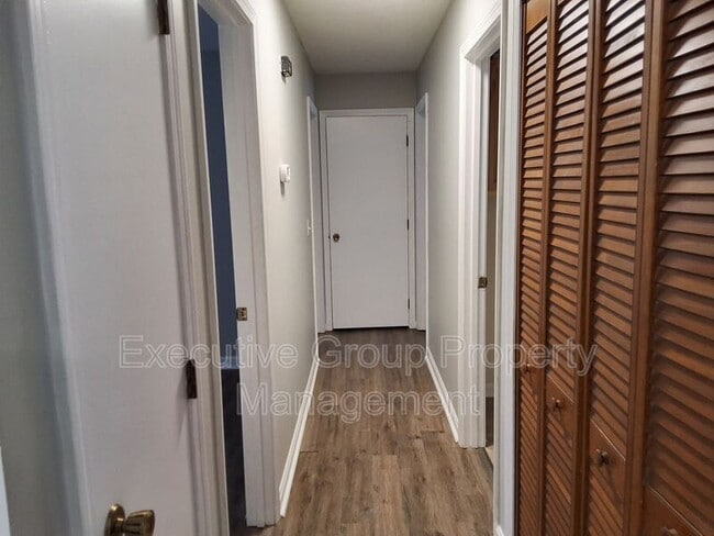 Building Photo - 1800 Preston St