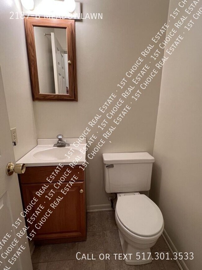 Building Photo - 2187-B Meadowlawn-