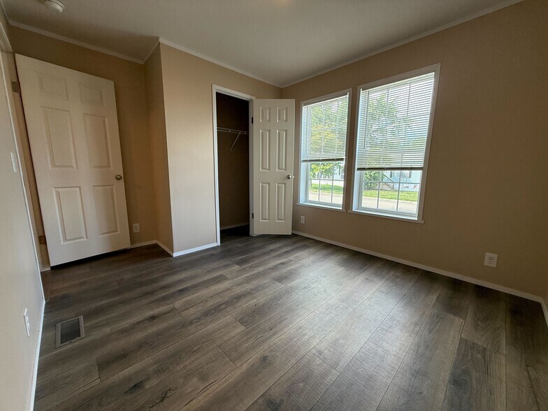Building Photo - 12452 St James Ct