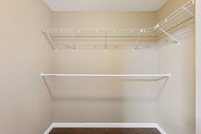 Building Photo - 2532 Grassy Point Dr