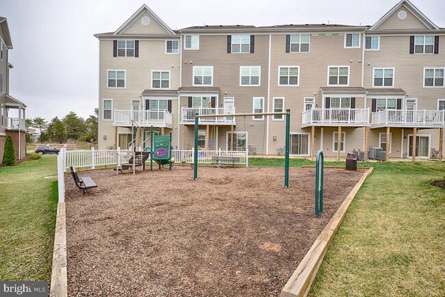 Building Photo - 24668 Caribou Square