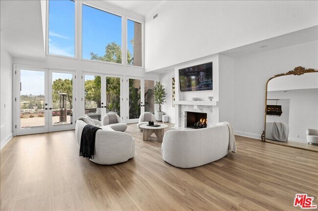 Building Photo - 12303 Ridge Cir