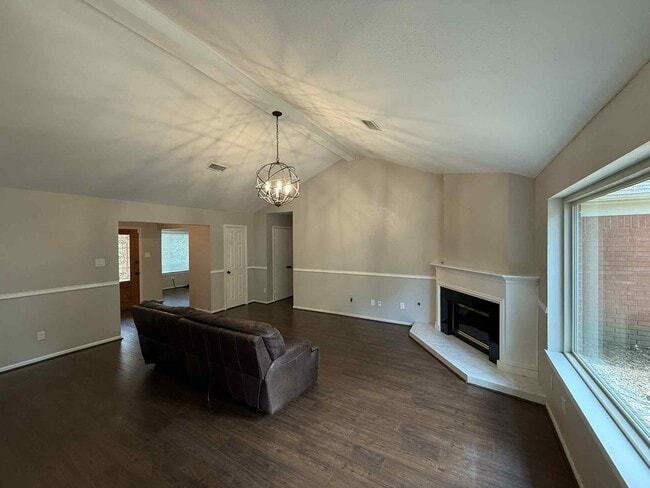 Building Photo - 36 Silver Elm Pl