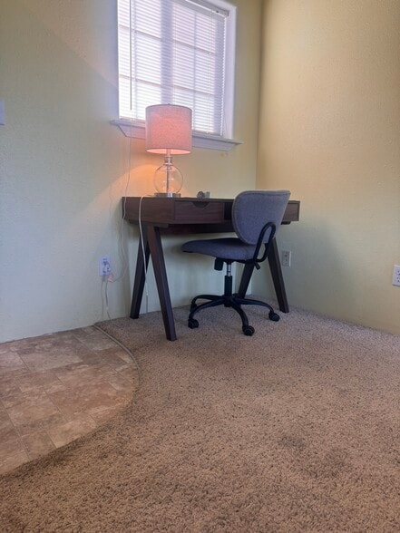 Office Nook - 438 10th Ct