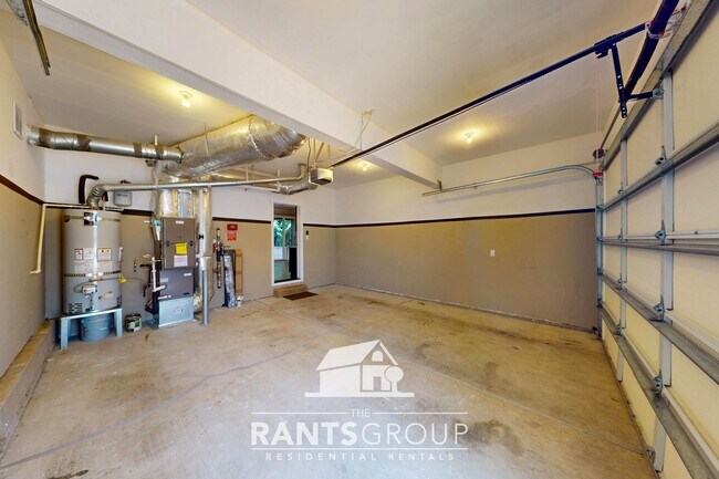 Building Photo - Stunning 4-Bedroom, 2.5-Bath Home within t...