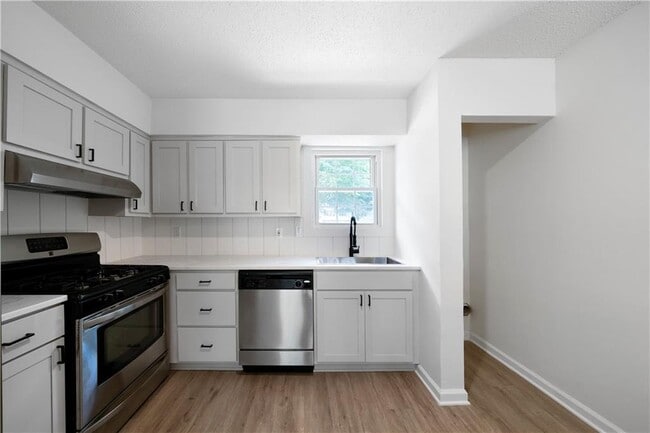 Building Photo - 374 Leisure Ct